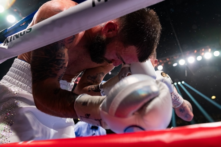 canelo-plant-fight (12)