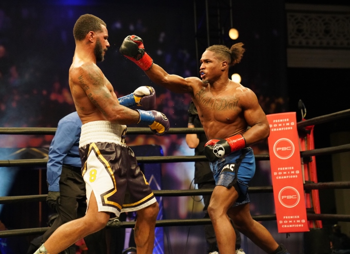 dirrell-davis-fight (24)