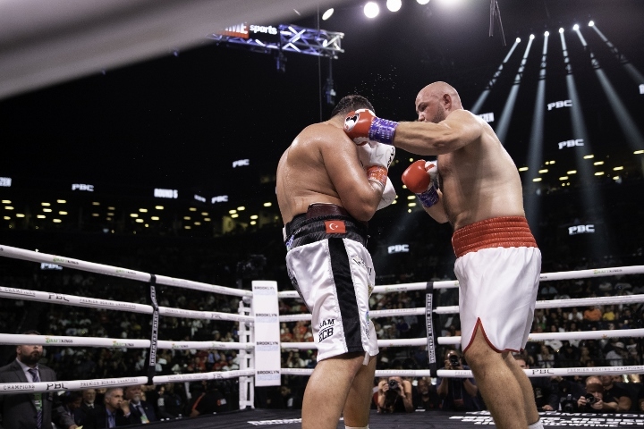 kownacki-demirezen-fight (4)