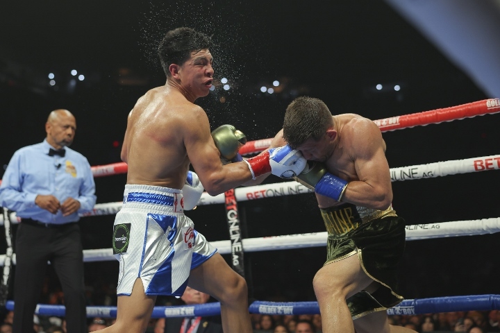 munguia-derevyanchenko-fight (22)