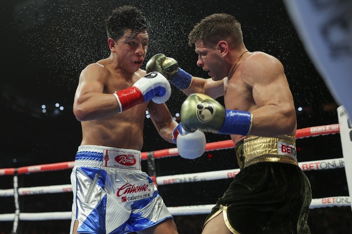 munguia-derevyanchenko-fight (42)