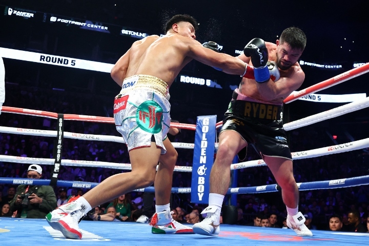 munguia-ryder-fight (26)