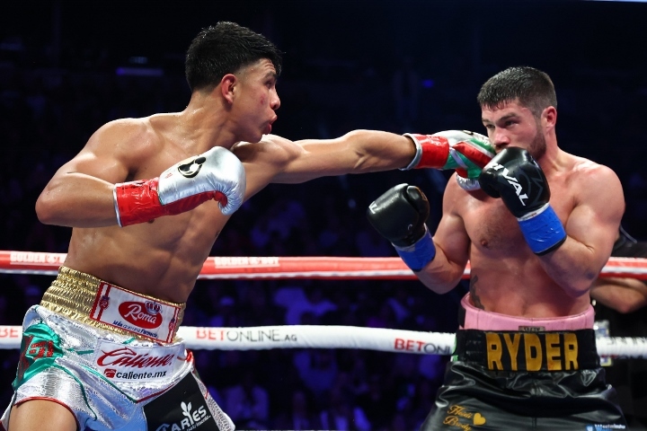 munguia-ryder-fight (34)