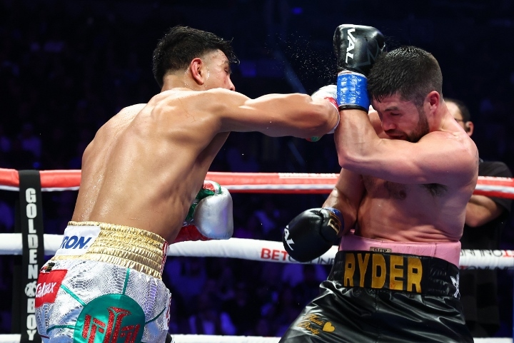 munguia-ryder-fight (35)