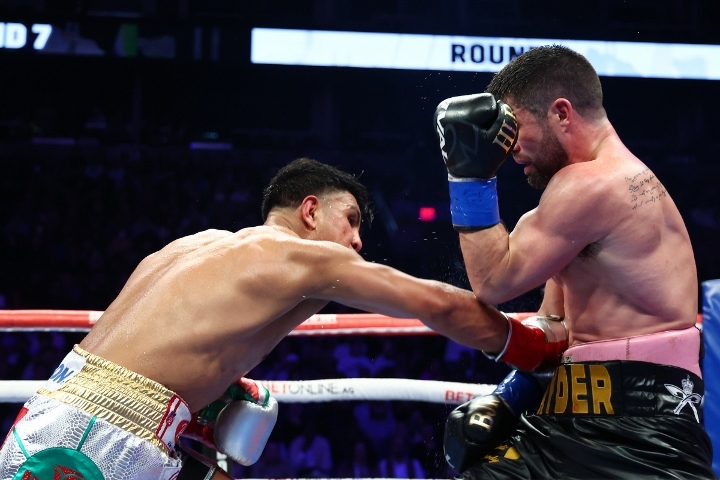 munguia-ryder-fight (38)