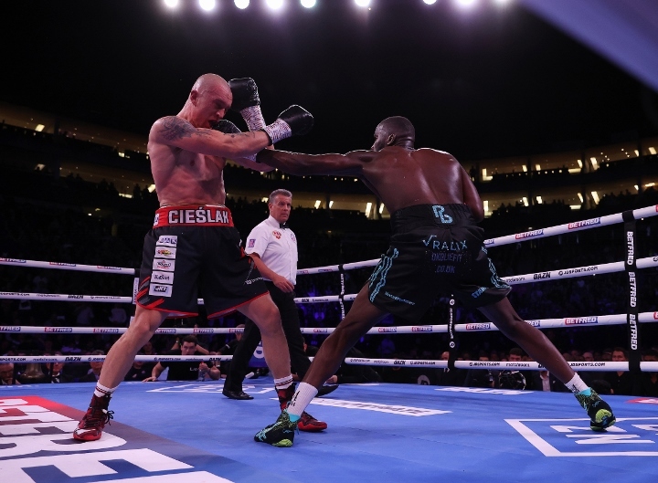 okolie-cieslak-fight (55)