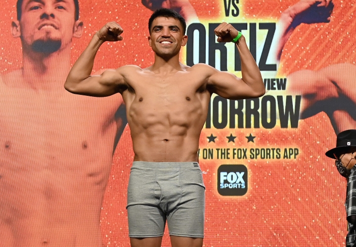 victor-ortiz-5